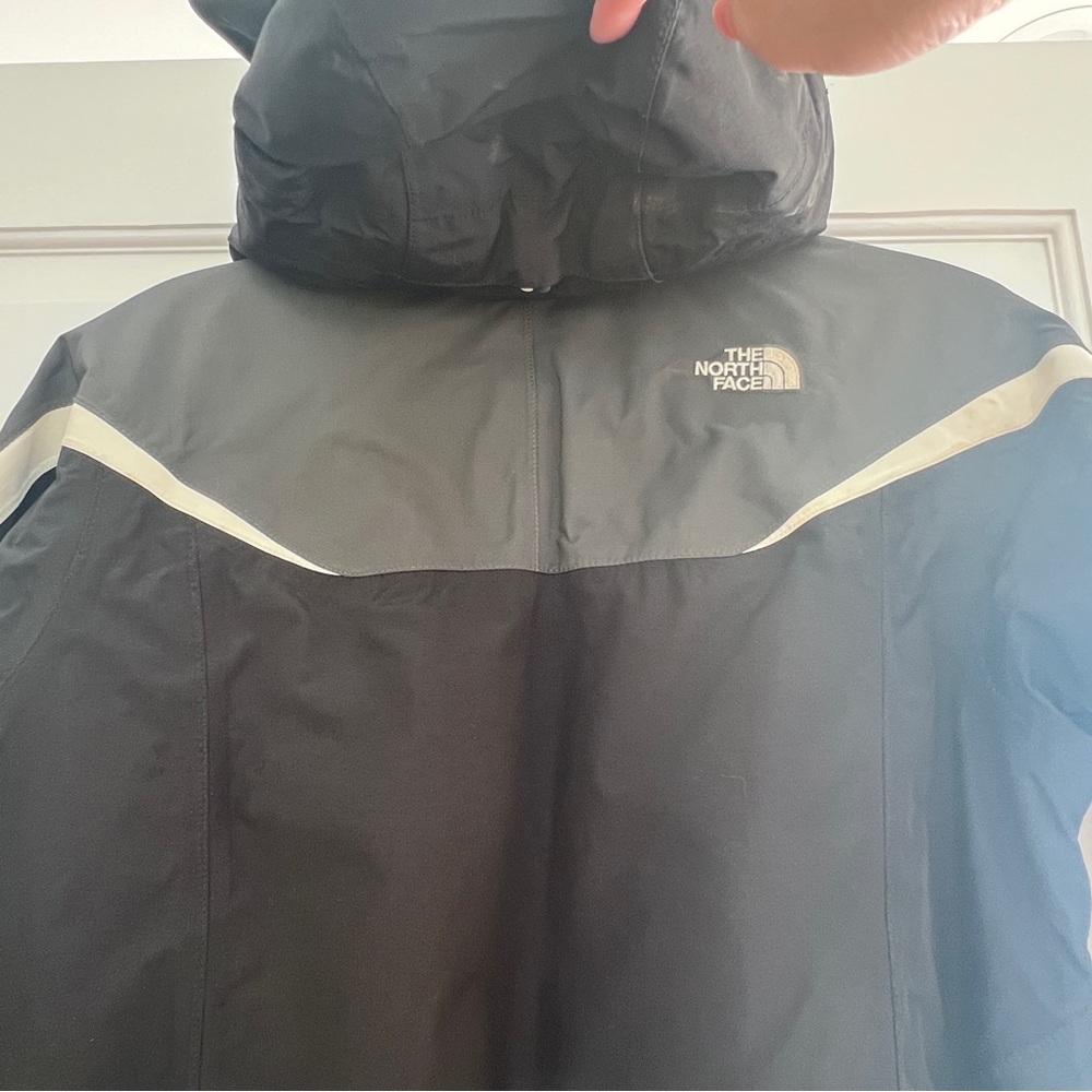 The North Face Women HyVent Black and Gray Jacket - Picture 8 of 10